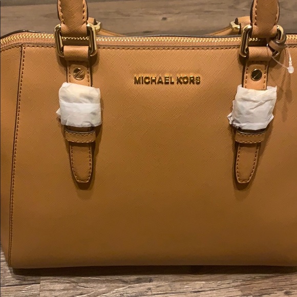 Tan Michael KORS Purse - Picture 2 of 4